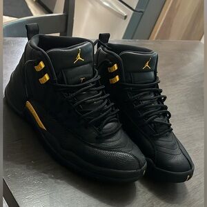 Jordan 12 “taxi” size 11 men’s